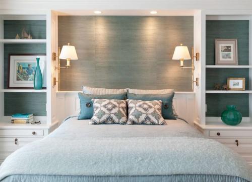 Как оформить стену в спальне над кроватью. Всему голова, или как оформить изголовье кровати