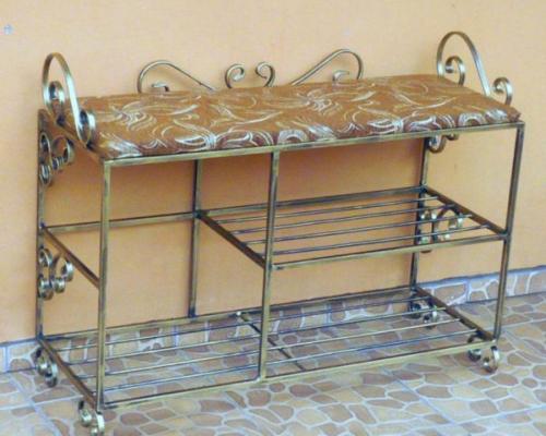 Полка для обуви своими руками из фанеры. Из чего можно сделать?