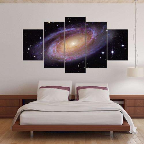 Композиция из картин на стене. 5 ошибок размещения картин на стенах