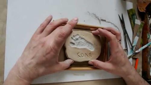 Композиция из картин на стене. 5 ошибок размещения картин на стенах