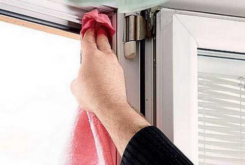 Как ухаживать за пластиковыми окнами 6 дельных советов. Уход за пластиком 04 Как ухаживать за пластиковыми окнами 6 дельных советов. Уход за пластиком 04