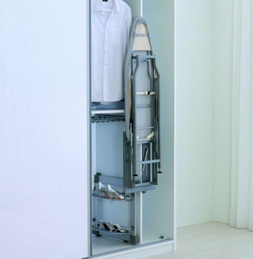 Холодильник в прихожей, как спрятать. Прячься скорее в шкаф! Семь идей о том, как сделать квартиру просторнее