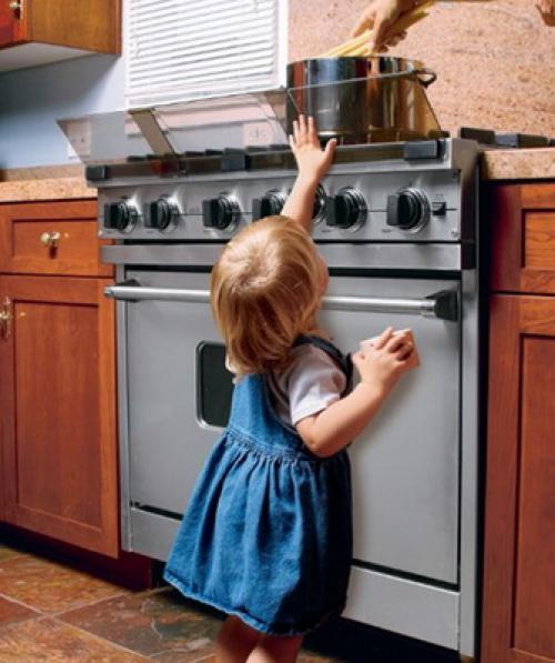 Опасности на кухне для детей. Какая существует опасность для ребенка на кухне?