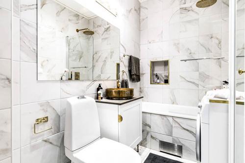 Белая квартира с черными акцентами в Стокгольме (107 кв. м) 18