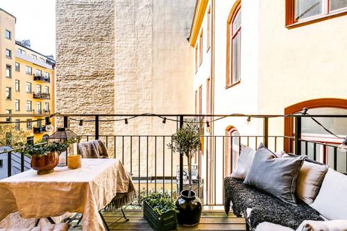 Белая квартира с черными акцентами в Стокгольме (107 кв. м) 15