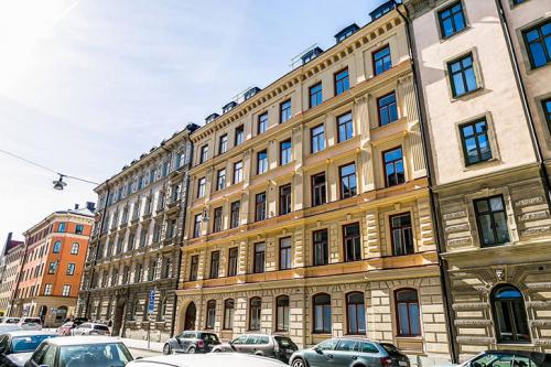 Белая квартира с черными акцентами в Стокгольме (107 кв. м) 20