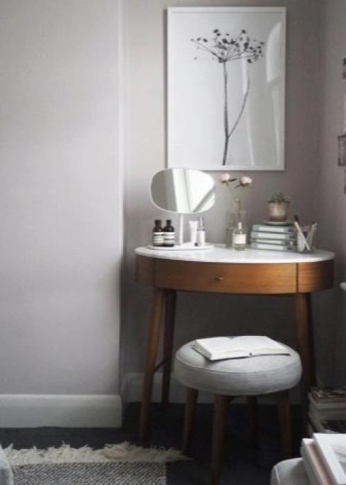 Маленький столик в спальню. Туалетный столик для спальни, какой он? 18