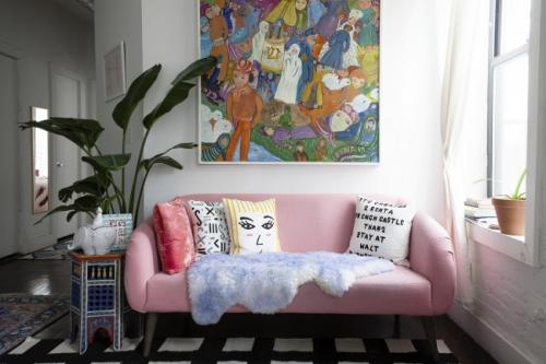 Какую картину повесить в зале над диваном. Несколько общих правил