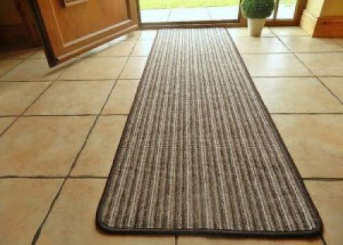 Напольное покрытие ковролин. Особенности выбора материала в гостиную, прихожу и спальню