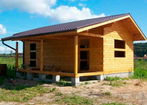 Какой профлист выбрать для крыши бани. Чем покрыть крышу бани дешевле и лучше