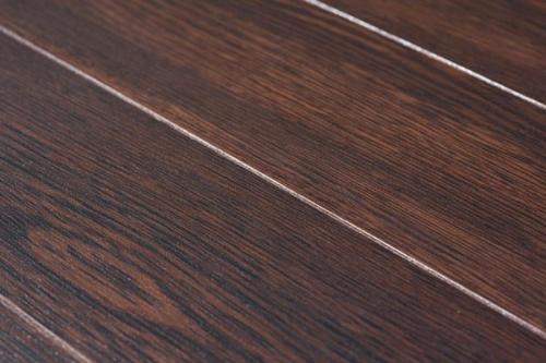 Уход за ламинатом с фаской. Что такое ламинат с фаской