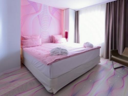 Как правильно выбрать обои для спальни. Типы обоев для спальни 22