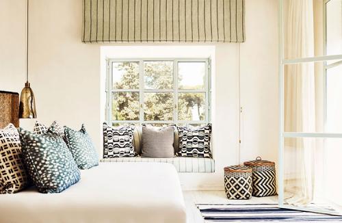 Солнечная вилла с бассейном 07