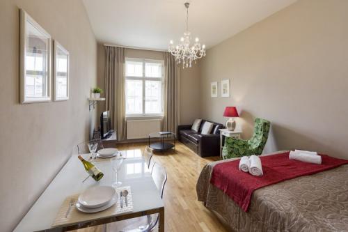 Дизайн брежневки 2 комнаты. Способы увеличения площади кухни 33