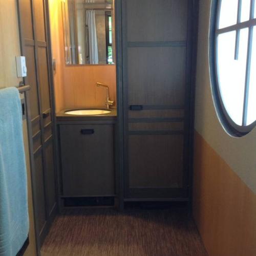 Маленькие дома в японии. Маленький японский дом с роскошной спальней на чердаке и джакузи