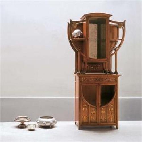 Ескіз меблів у стилі модерн. На фото: шкаф LB06 от Carpanelli.