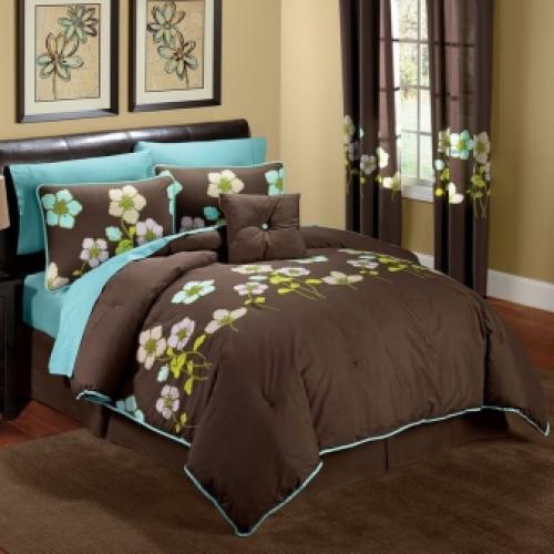 Покрывало на кровать в спальню и шторы. Разновидности 01