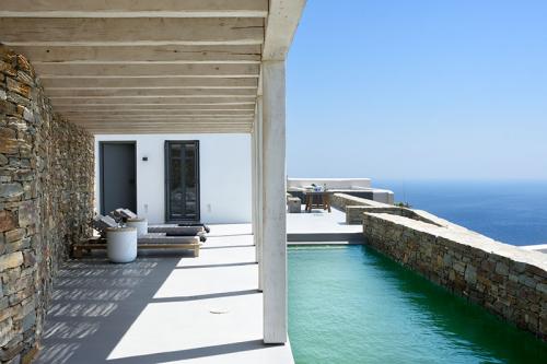 Райская вилла с видом на острове Тинос 09