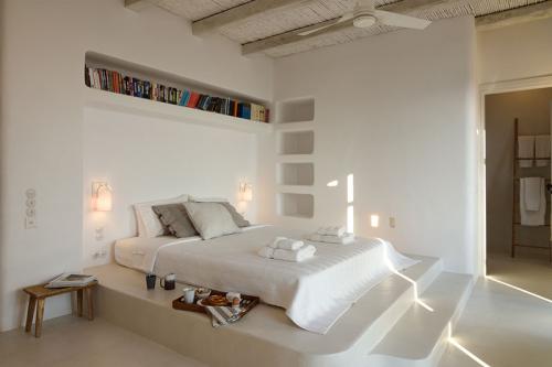 Райская вилла с видом на острове Тинос 04