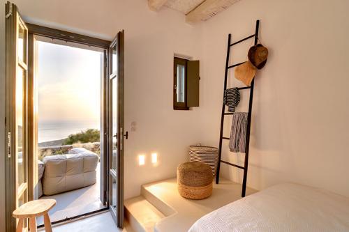 Райская вилла с видом на острове Тинос 07