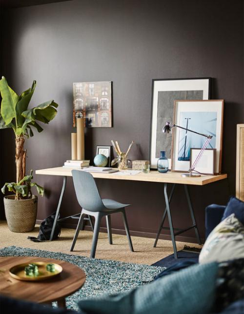 Идеи от ИКЕА: чудесная гостиная в темных тонах на 29 кв. м 05