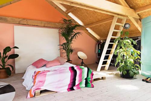 Дом дизайнера в бывшем оружейном заводе 03