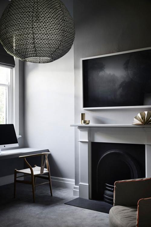 Строгий дизайн в старом доме с арками 13