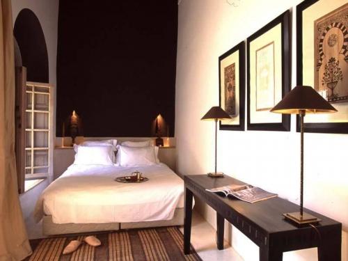 Как обставить длинную узкую спальню. Особенности обустройства узкой спальни