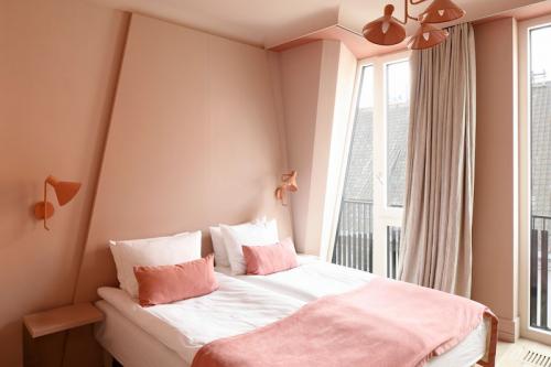 Своя цветовая гамма для каждого этажа 02