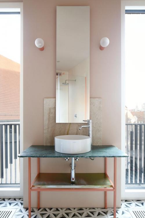 Своя цветовая гамма для каждого этажа 10