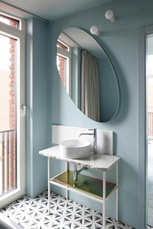 Своя цветовая гамма для каждого этажа 14