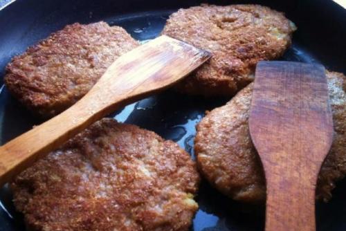 Что добавить в фарш куриный для котлет. Куриные котлеты с цветной капустой 10 Что добавить в фарш куриный для котлет. Куриные котлеты с цветной капустой 10