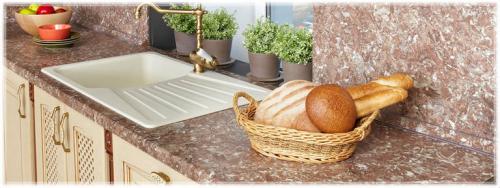 Дизайн кухни 11м2 с вентиляционным коробом. Удобство — главный критерий любой кухни