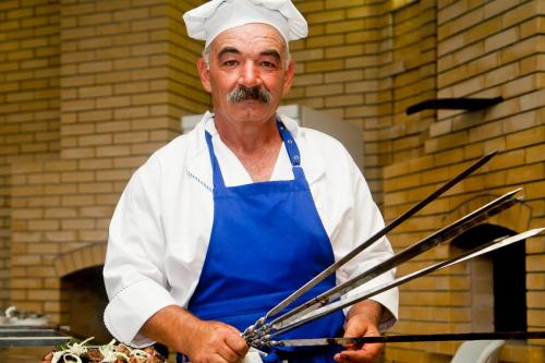 Что лучше тандыр или барбекю. Какой шашлык вкуснее: на мангале или в тандыре? Экспертиза