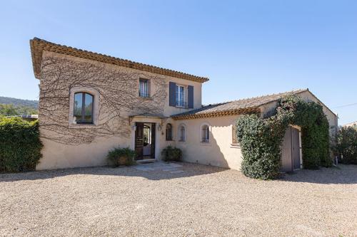 Прекрасная вилла в духе Прованса в Сен-Тропе 09