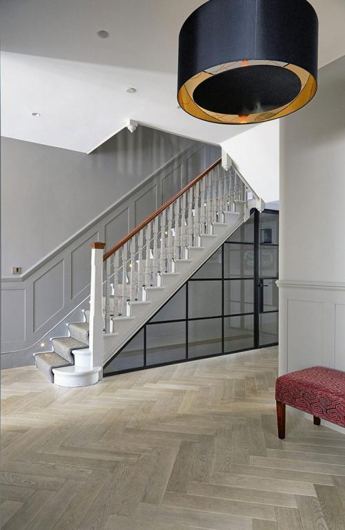 Дом в Лондоне со спокойным интерьером и уютным задним двором 01