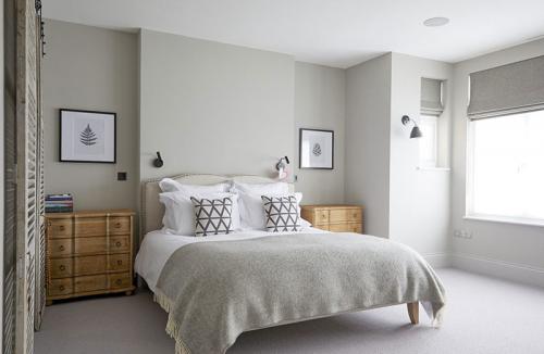 Дом в Лондоне со спокойным интерьером и уютным задним двором 12