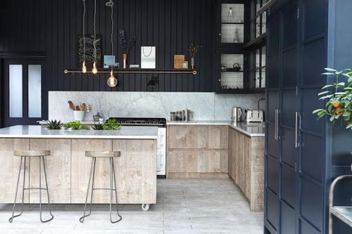 Остекленная крыша, черная библиотека и домик-беседка: просторный дом Лондоне 12