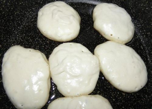 Консистенция теста для оладьев. Как приготовить оладьи 01