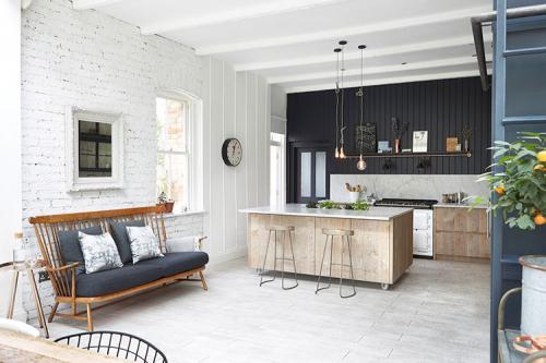 Остекленная крыша, черная библиотека и домик-беседка: просторный дом Лондоне 15