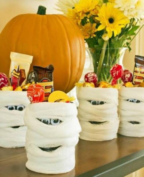Как можно украсить комнату на Хэллоуин своими руками. Сласти или страсти 04