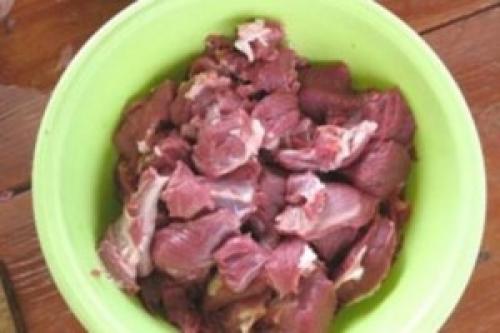 Как сделать баранину мягкой для шашлыка. Рецепт 7: бараний шашлык с луком и помидорами