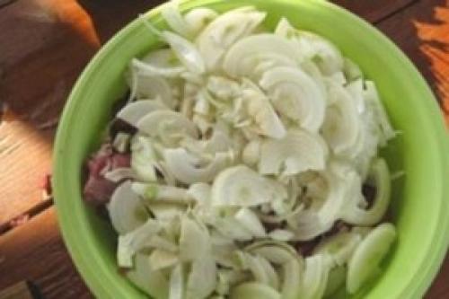 Как сделать баранину мягкой для шашлыка. Рецепт 7: бараний шашлык с луком и помидорами