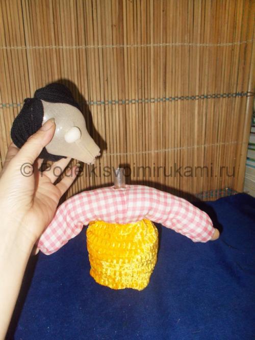 Куклы из пластиковых бутылок. Кукла из пластиковой бутылки своими руками: подробный мастер-класс с фото 36