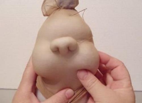 Куклы из пластиковых бутылок. Кукла из пластиковой бутылки своими руками: подробный мастер-класс с фото 08