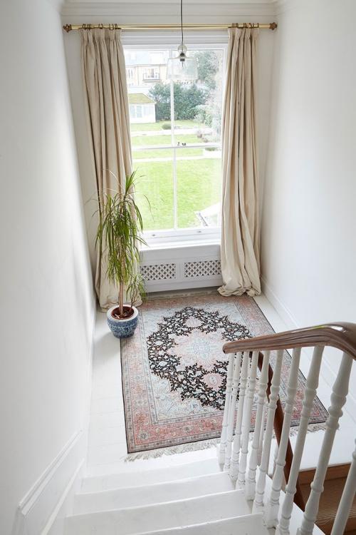 Остекленная крыша, черная библиотека и домик-беседка: просторный дом Лондоне 17