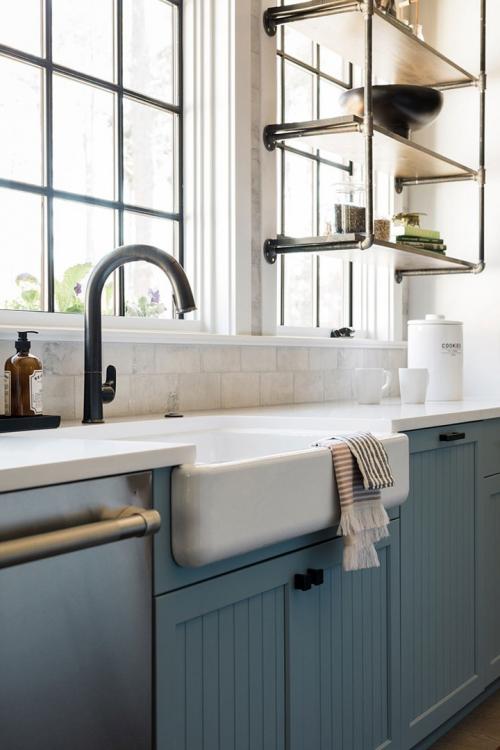 Прекрасная кухня для загородного дома в США 10