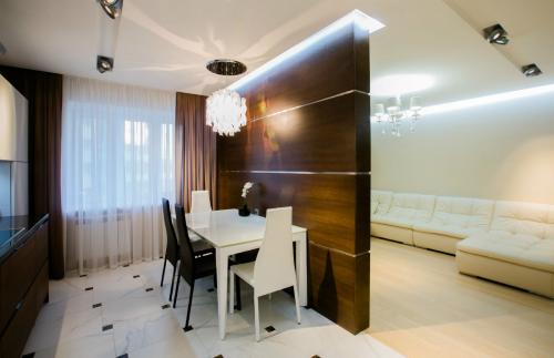 Гостиная с кухней в частном доме. Как обустроить гостиную, совмещенную с кухней?