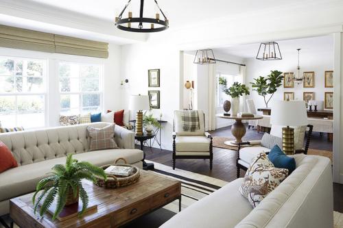 Светлый семейный дом в натуральных тонах в США 02