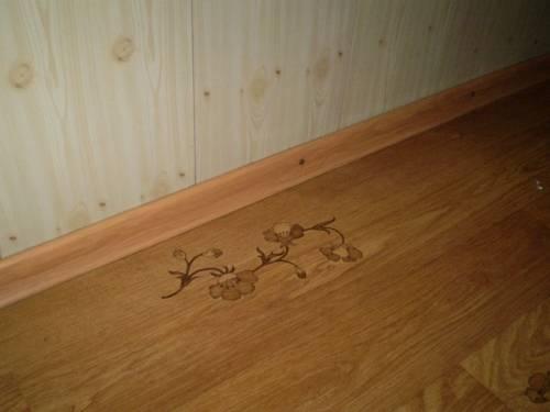 Как правильно подобрать плинтус для пола по цвету. Сочетания с полом 08